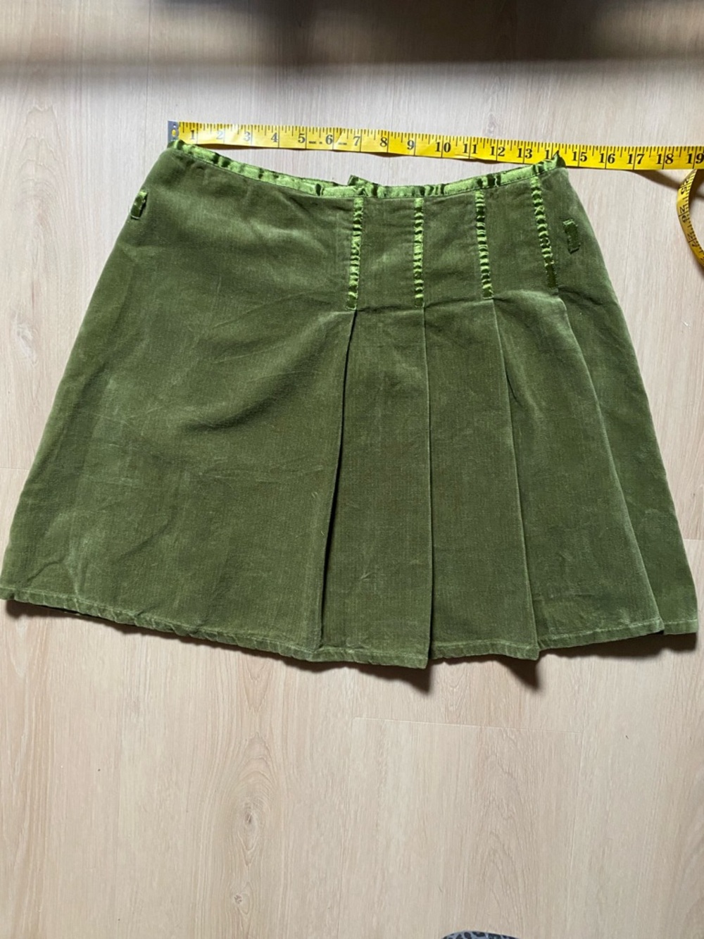 Persaman New York Olive Green Pleated Corduroy Mini Skirt